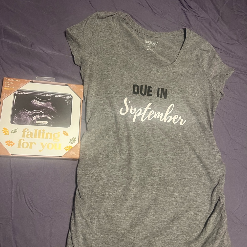 A*Glow 'Due in September’ Tee-SzM-NWOT & Pearhead ‘Falling for You Frame-NWT